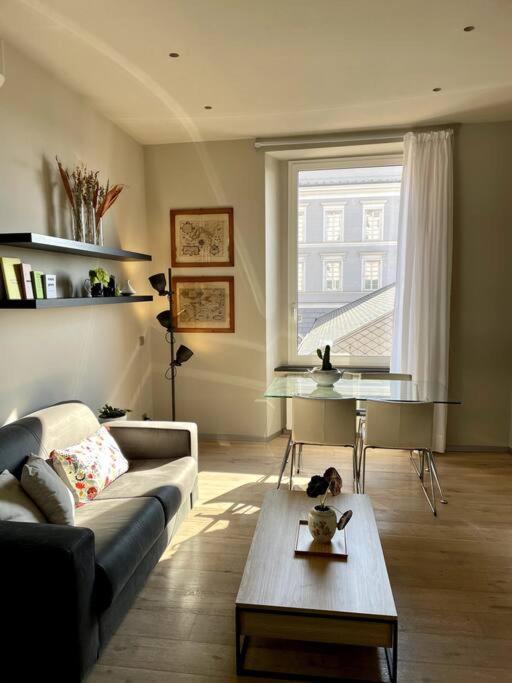 Overlooking The Porto Antico Of Genoa Apartment Exterior photo